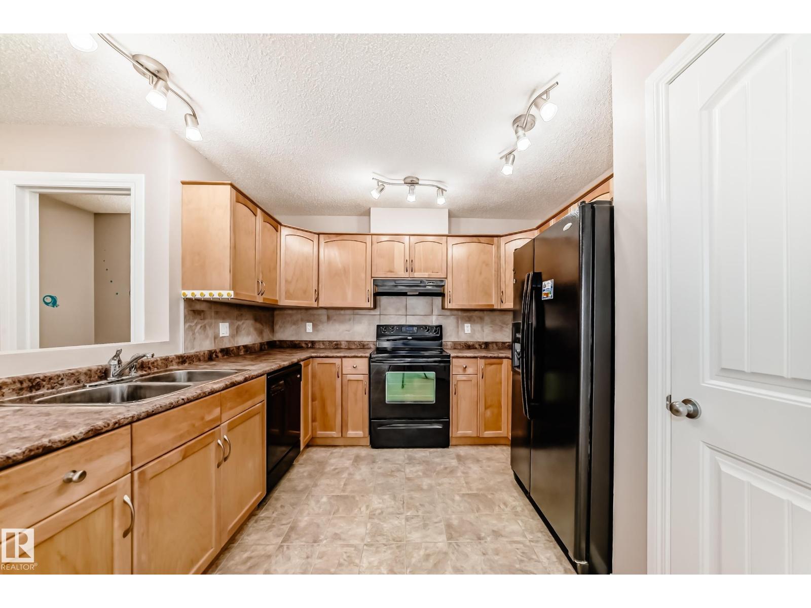 Photo 4 of 12127 82 St Nw, Edmonton AB