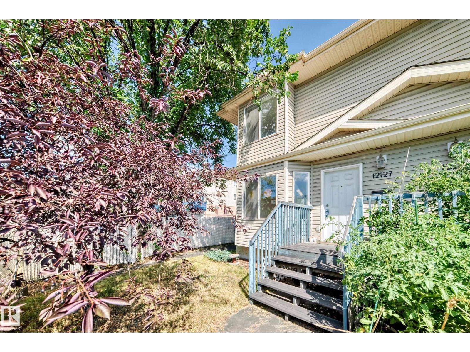 Photo 2 of 12127 82 St Nw, Edmonton AB