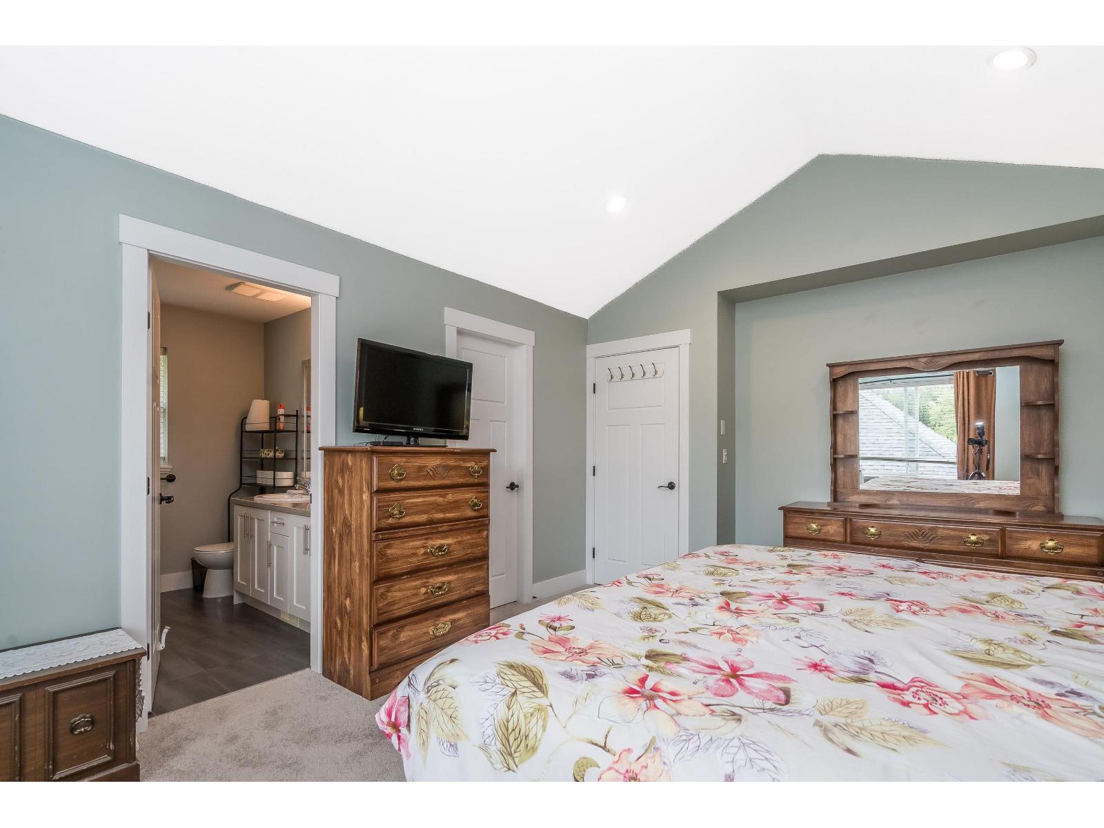 Photo 15 of 7343 191 B Street, Surrey BC
