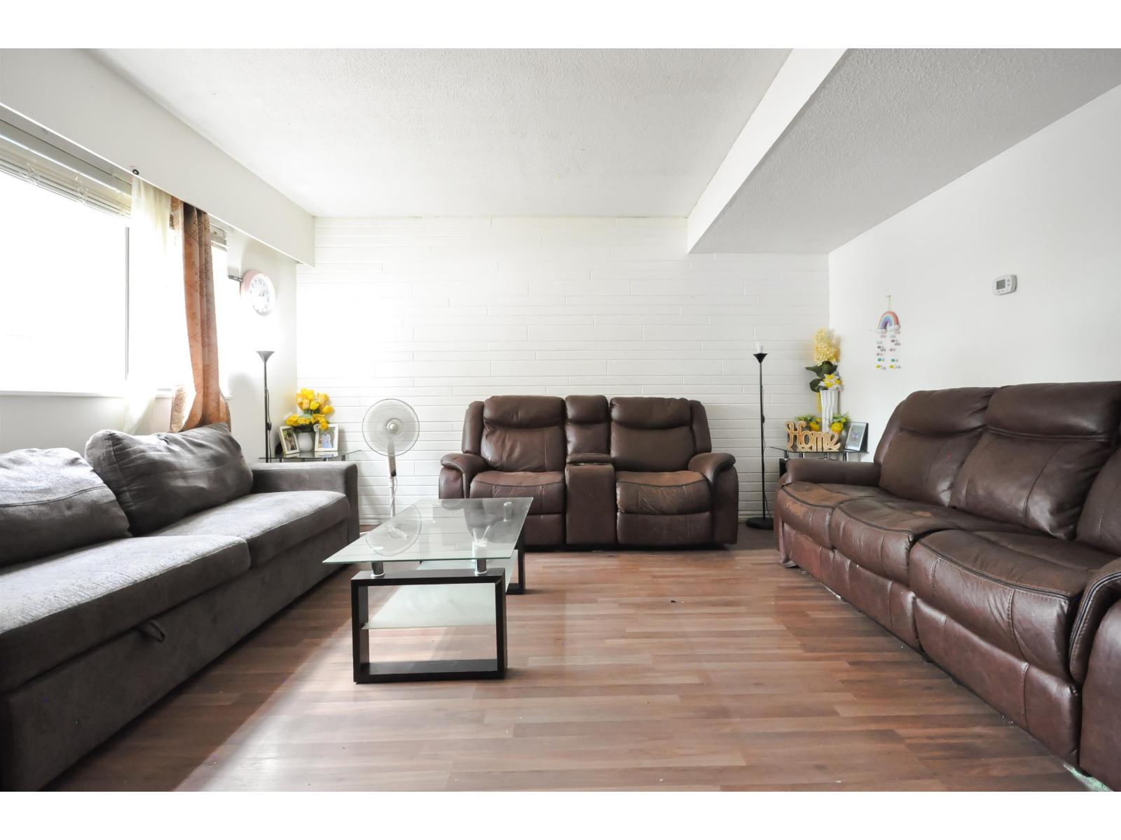 Photo 5 of 77 20350 53 Avenue, Langley BC