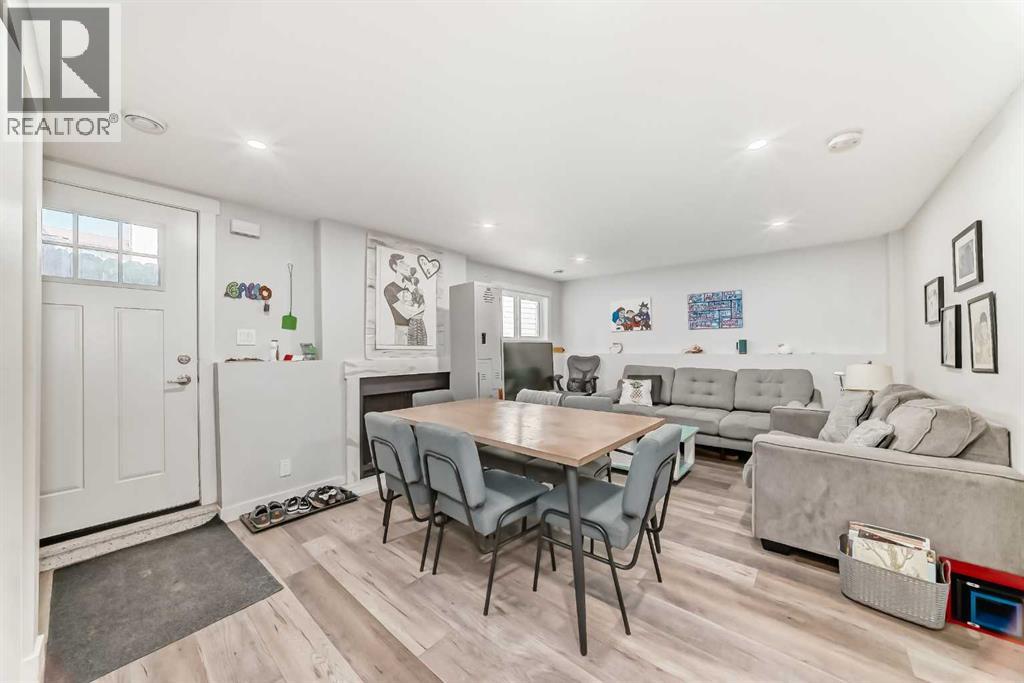Single Family House 4 Level for Sale in  Bedfield Court NE Beddington Heights Calgary 