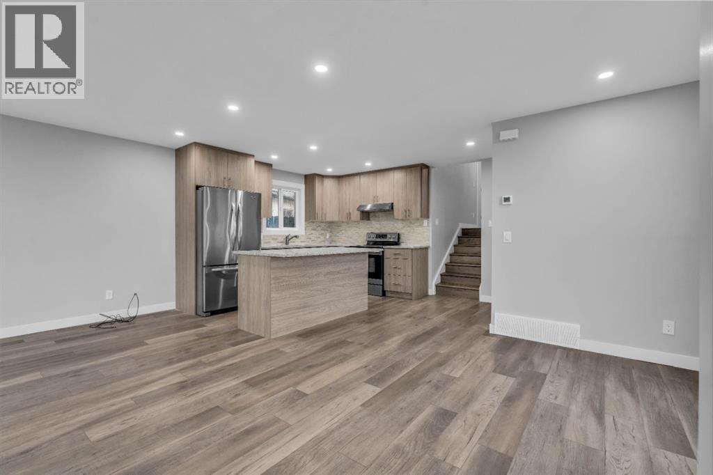 Single Family House 4 Level for Sale in  Bedfield Court NE Beddington Heights Calgary 
