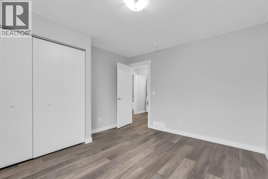 Single Family House 4 Level for Sale in  Bedfield Court NE Beddington Heights Calgary 