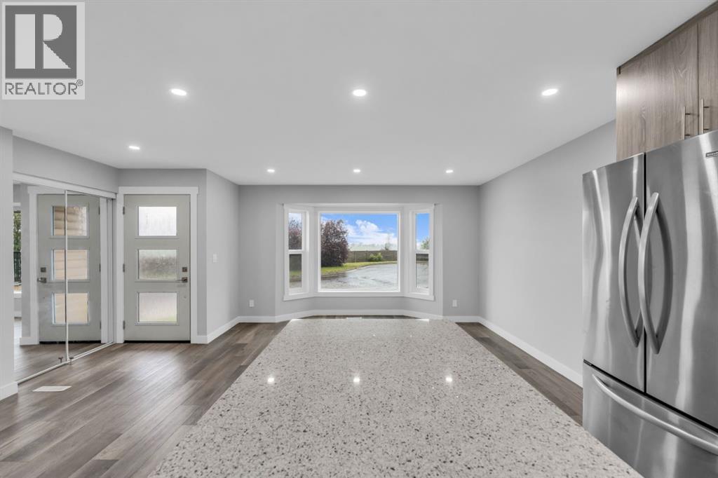 Single Family House 4 Level for Sale in  Bedfield Court NE Beddington Heights Calgary 