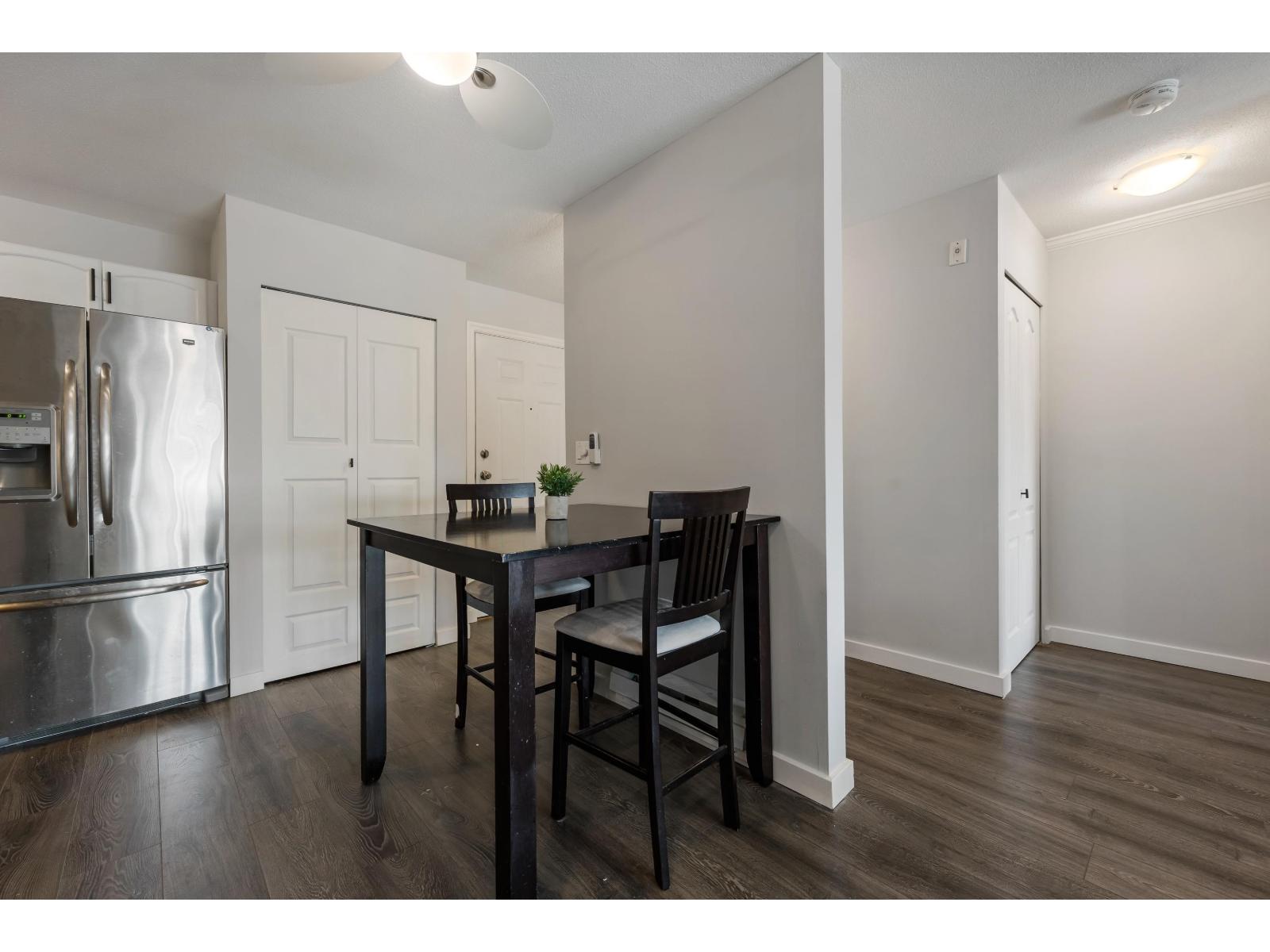 Photo 6 of 403 2958 Trethewey Street, Abbotsford BC