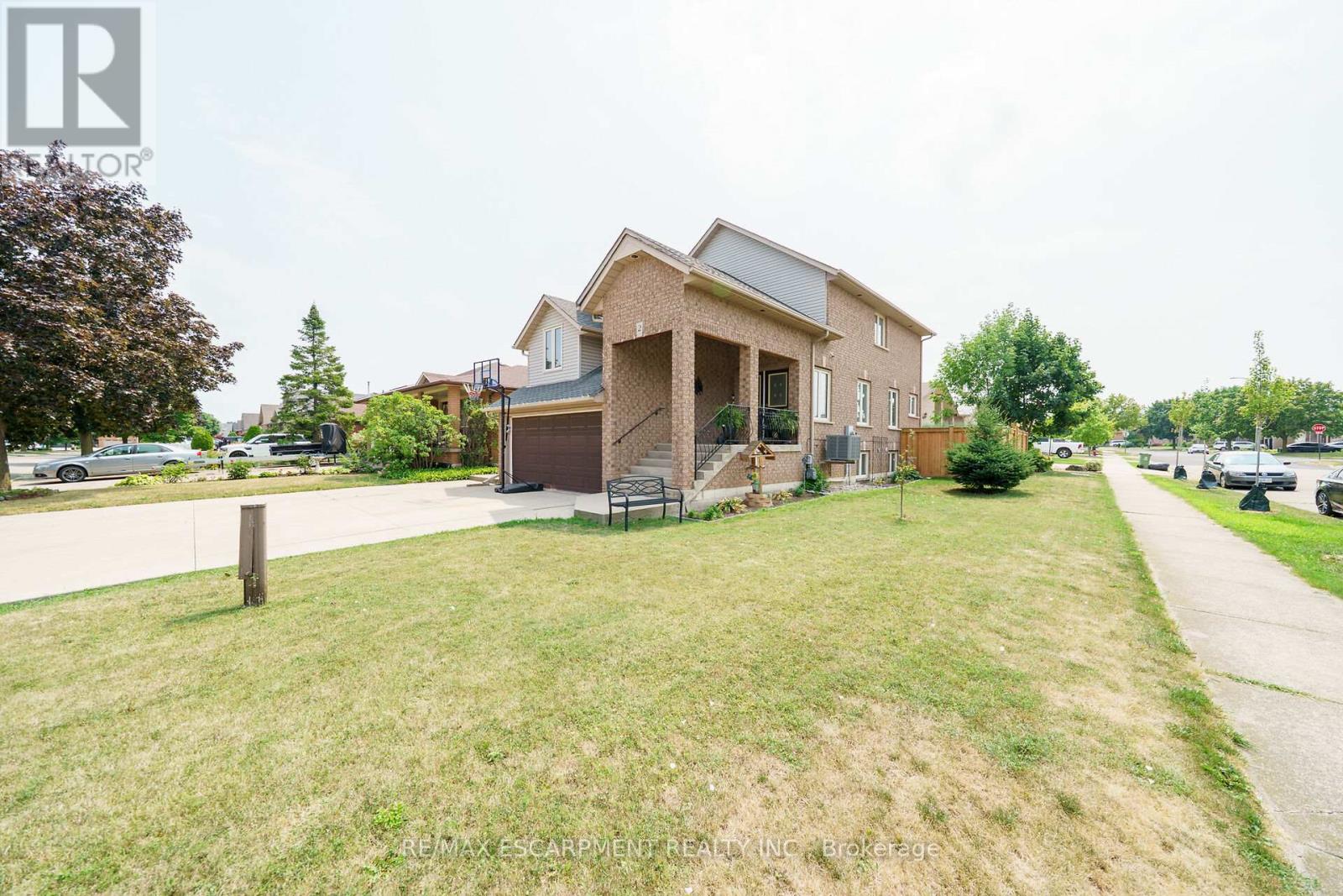 Photo 26 of 2 Tyler Drive, Hamilton ON
