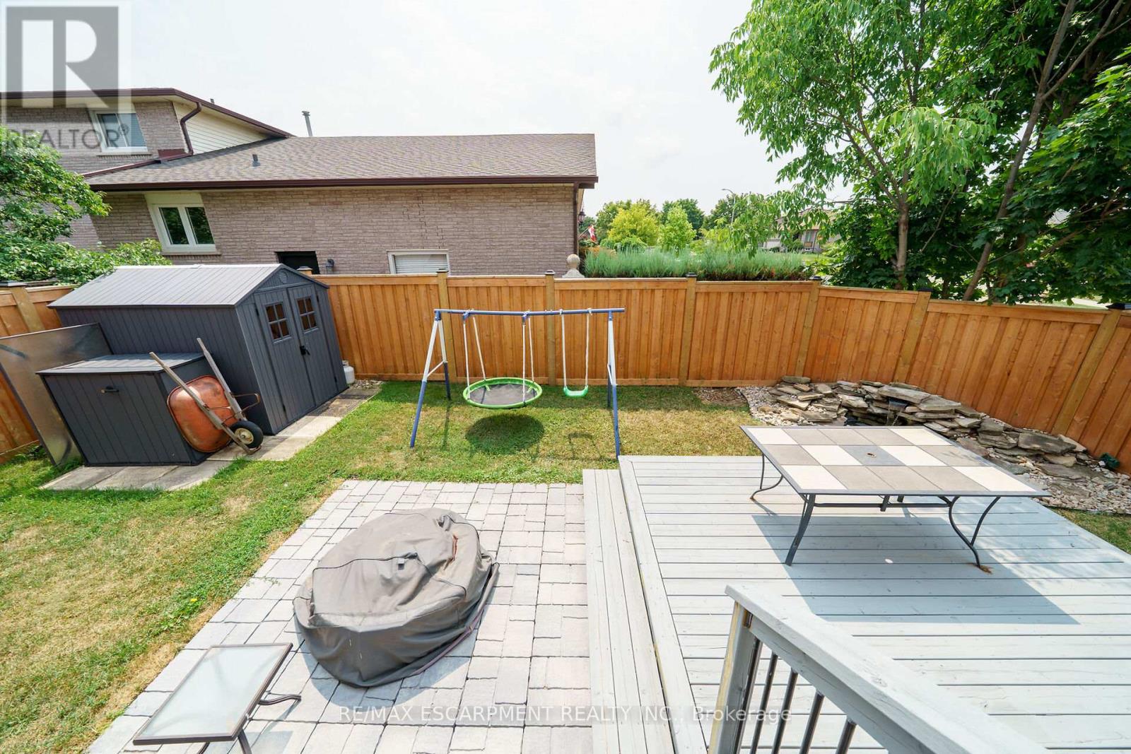 Photo 7 of 2 Tyler Drive, Hamilton ON