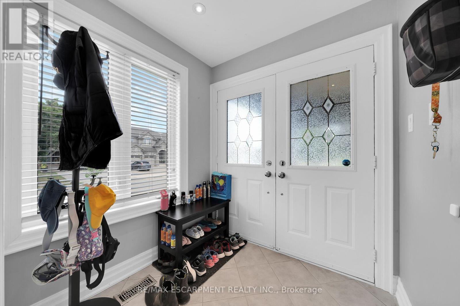 Photo 10 of 2 Tyler Drive, Hamilton ON