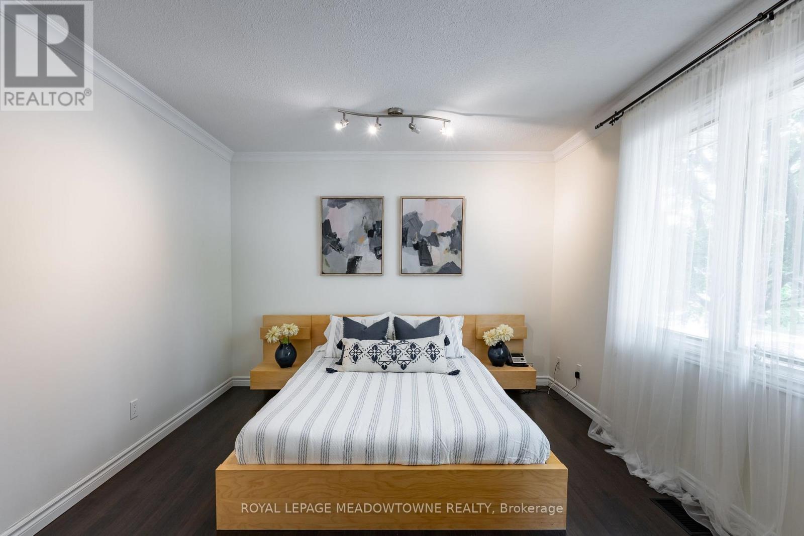 Photo 6 of 230 Kribs Street, Cambridge ON