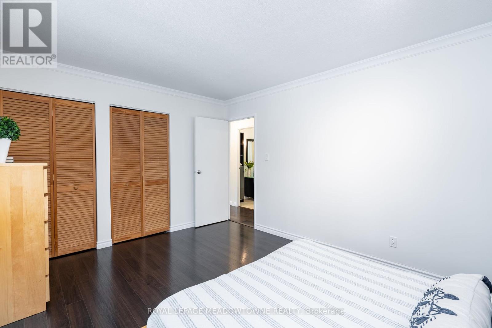 Photo 8 of 230 Kribs Street, Cambridge ON