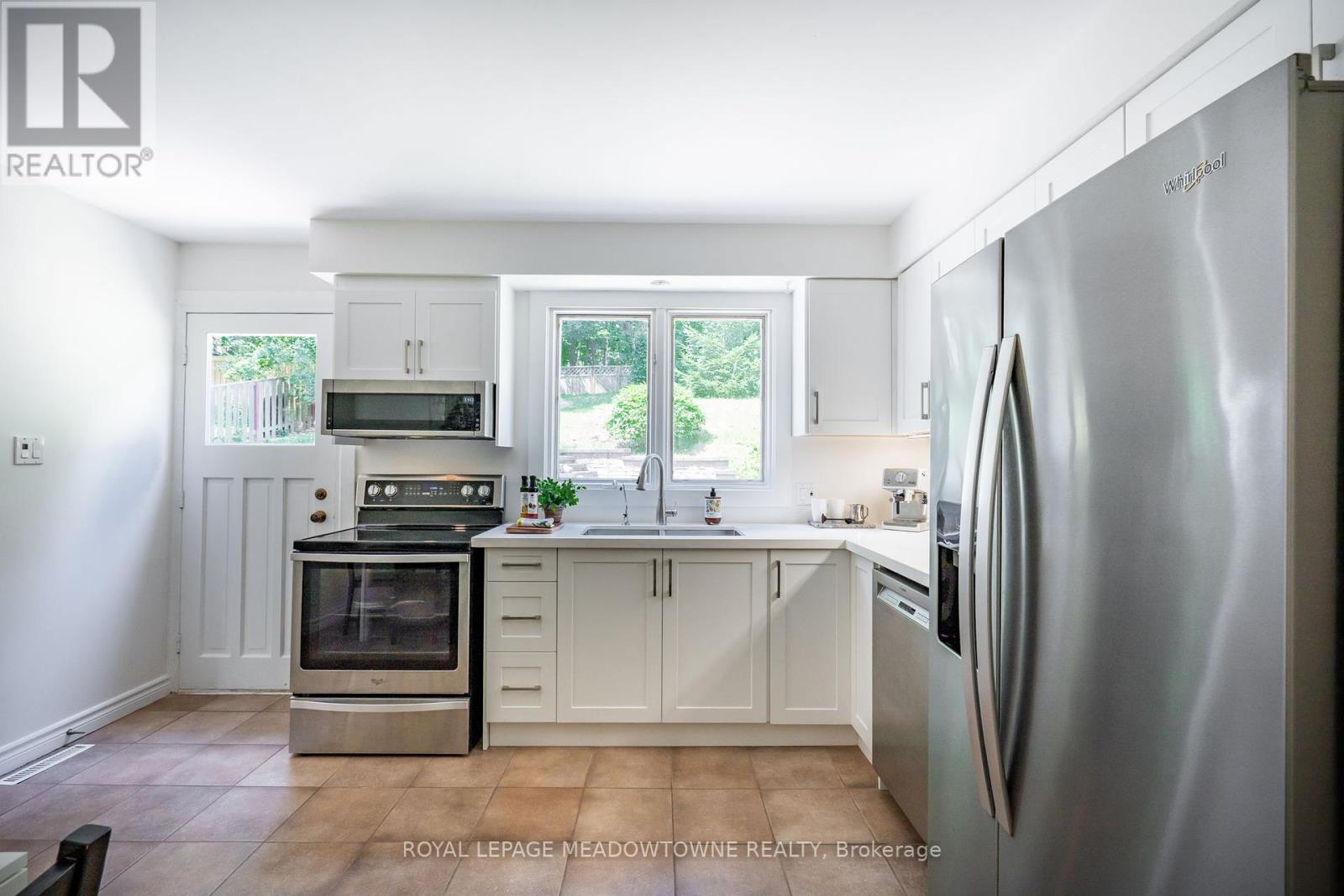 Photo 19 of 230 Kribs Street, Cambridge ON