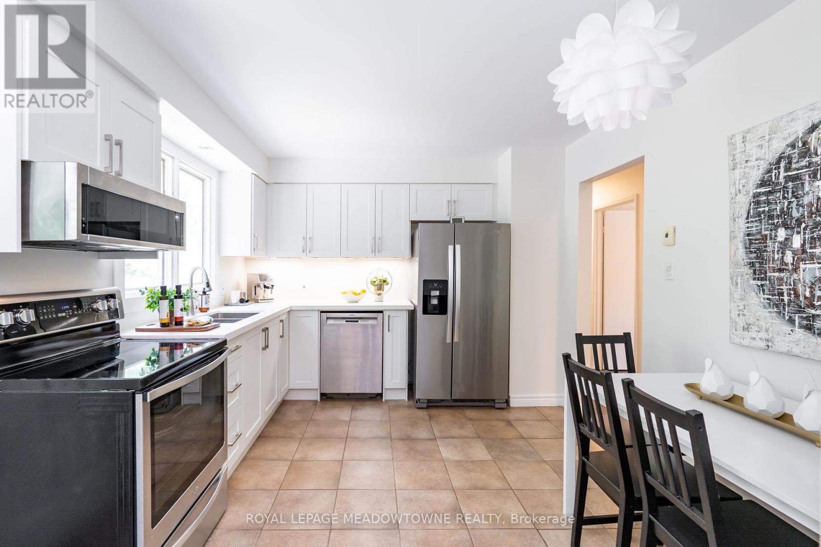 Photo 40 of 230 Kribs Street, Cambridge ON