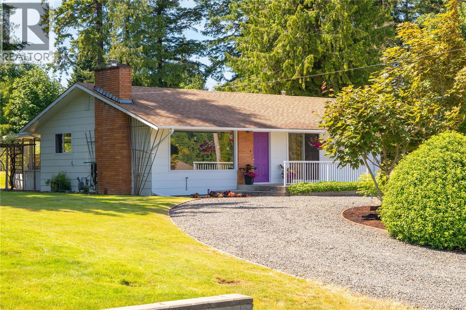 Photo 1 of 646 Hawthorne Rise, French Creek BC