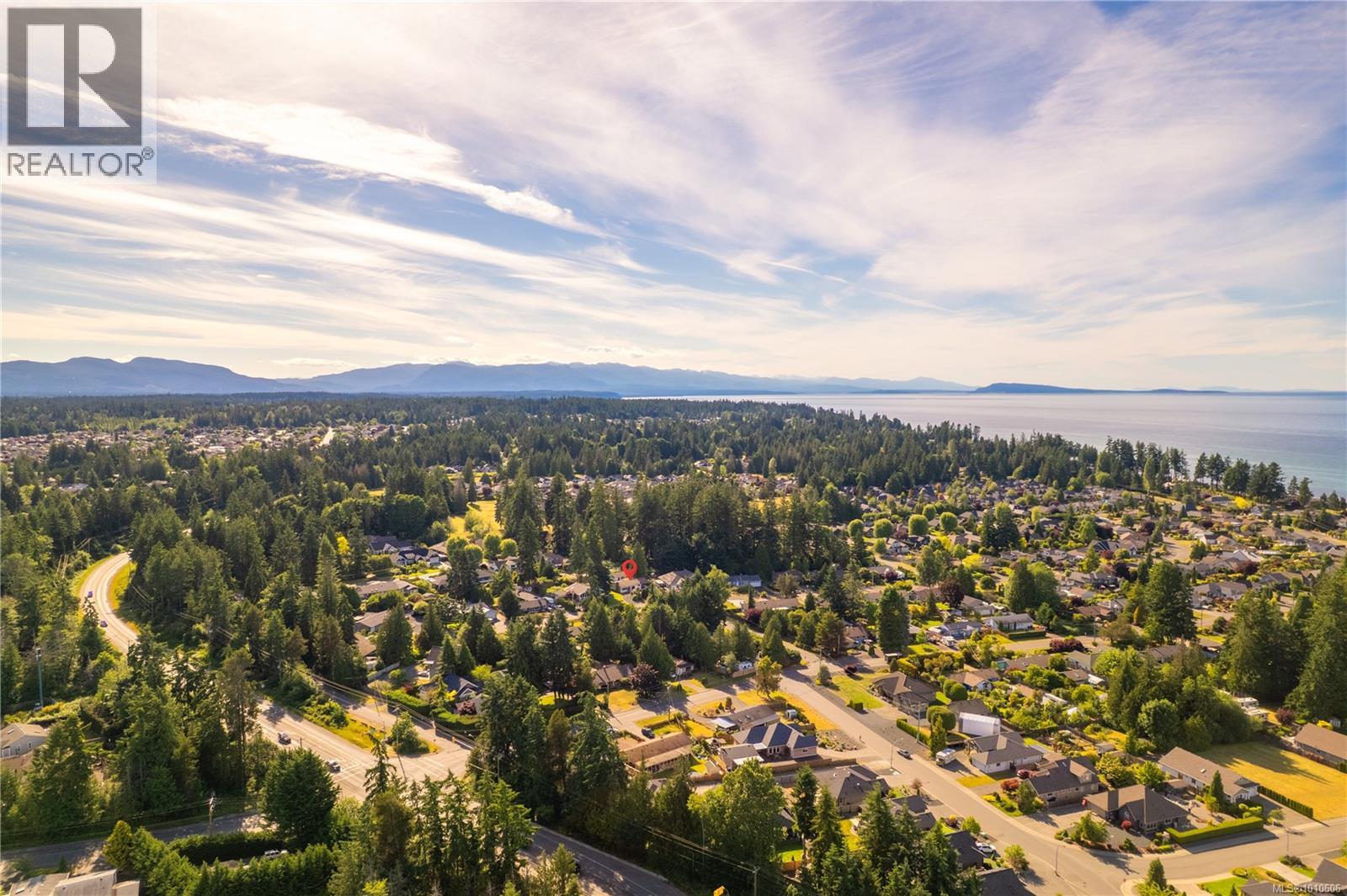 Photo 12 of 646 Hawthorne Rise, French Creek BC