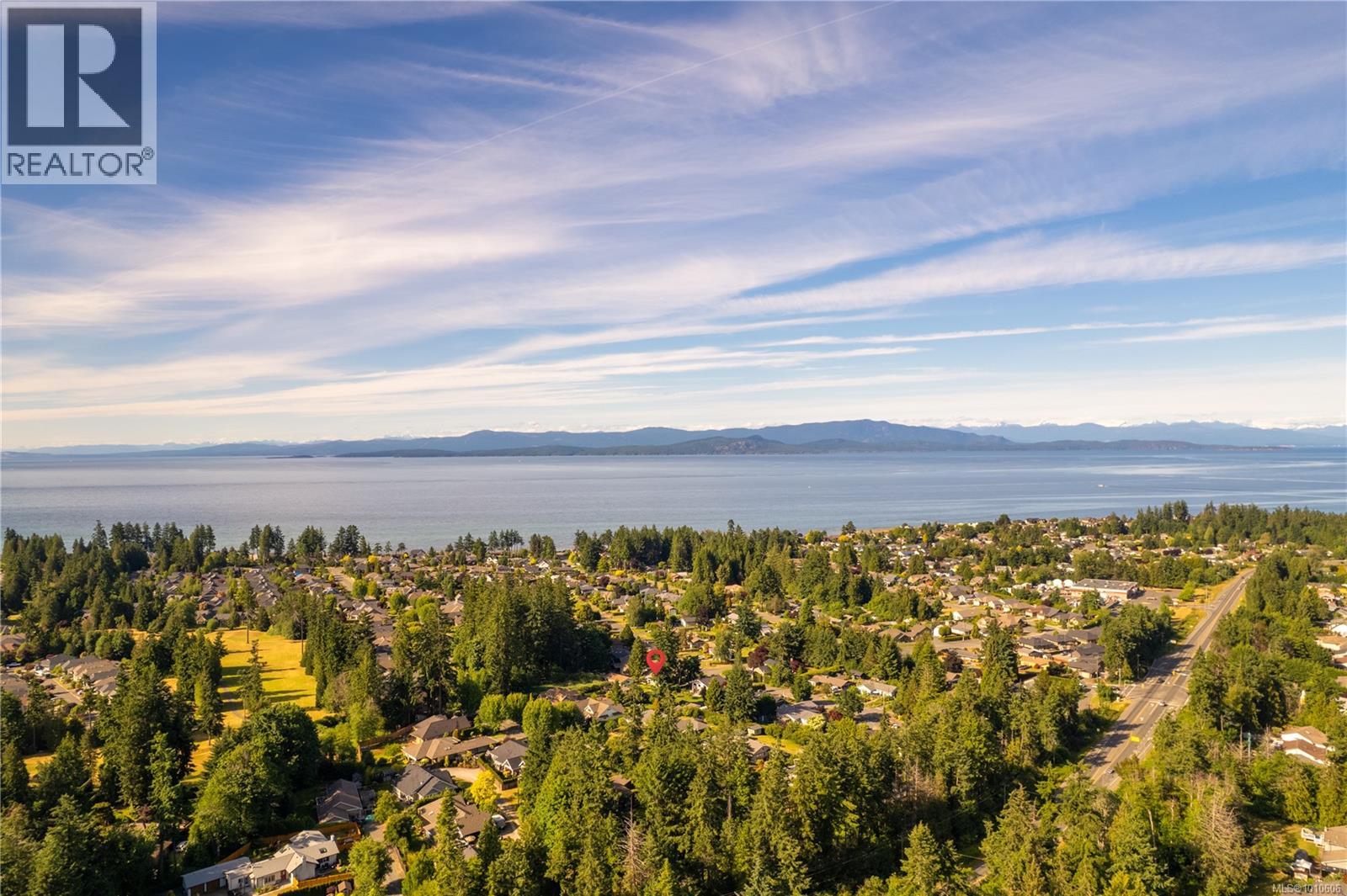 Photo 13 of 646 Hawthorne Rise, French Creek BC