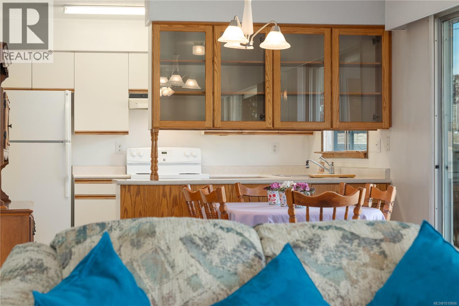 Photo 51 of 646 Hawthorne Rise, French Creek BC