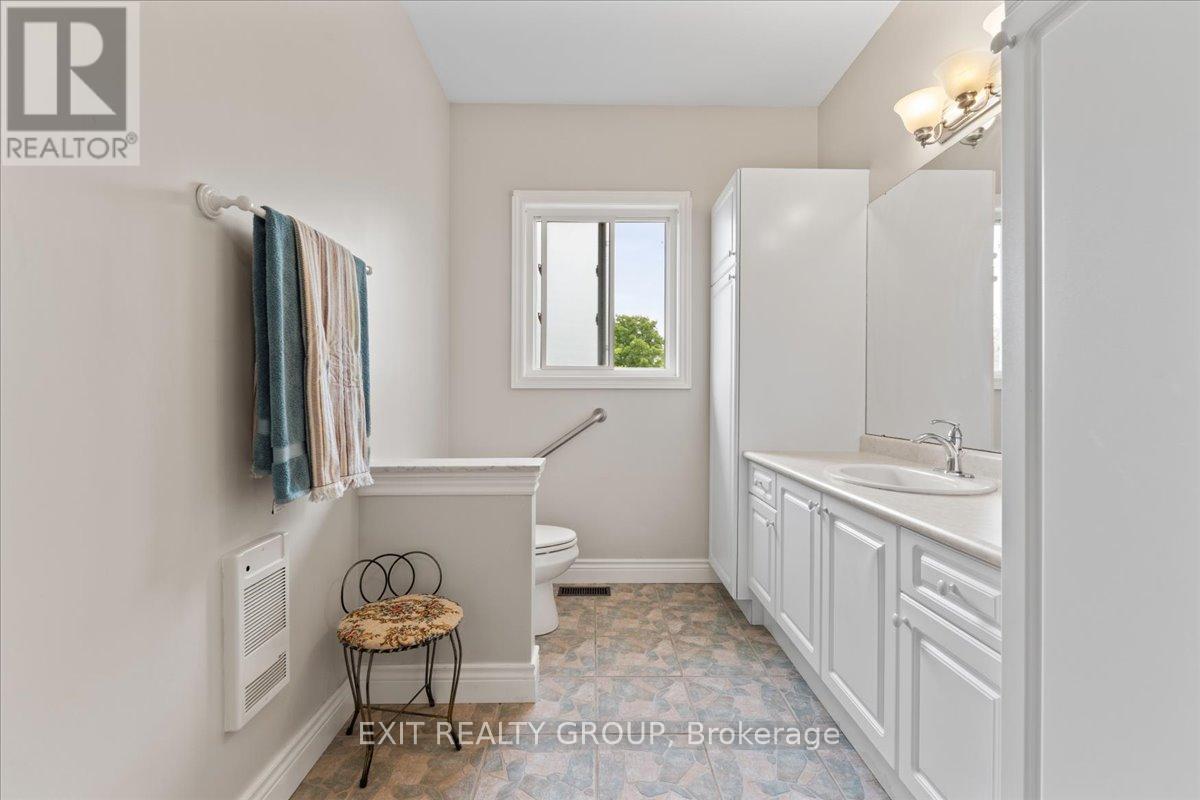 Photo 12 of 33 Carrying Place Road, Quinte West ON