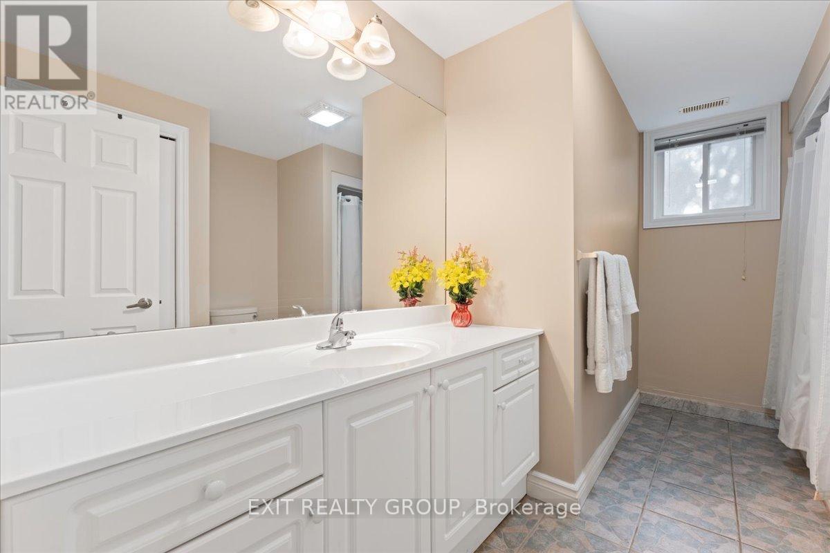 Photo 21 of 33 Carrying Place Road, Quinte West ON