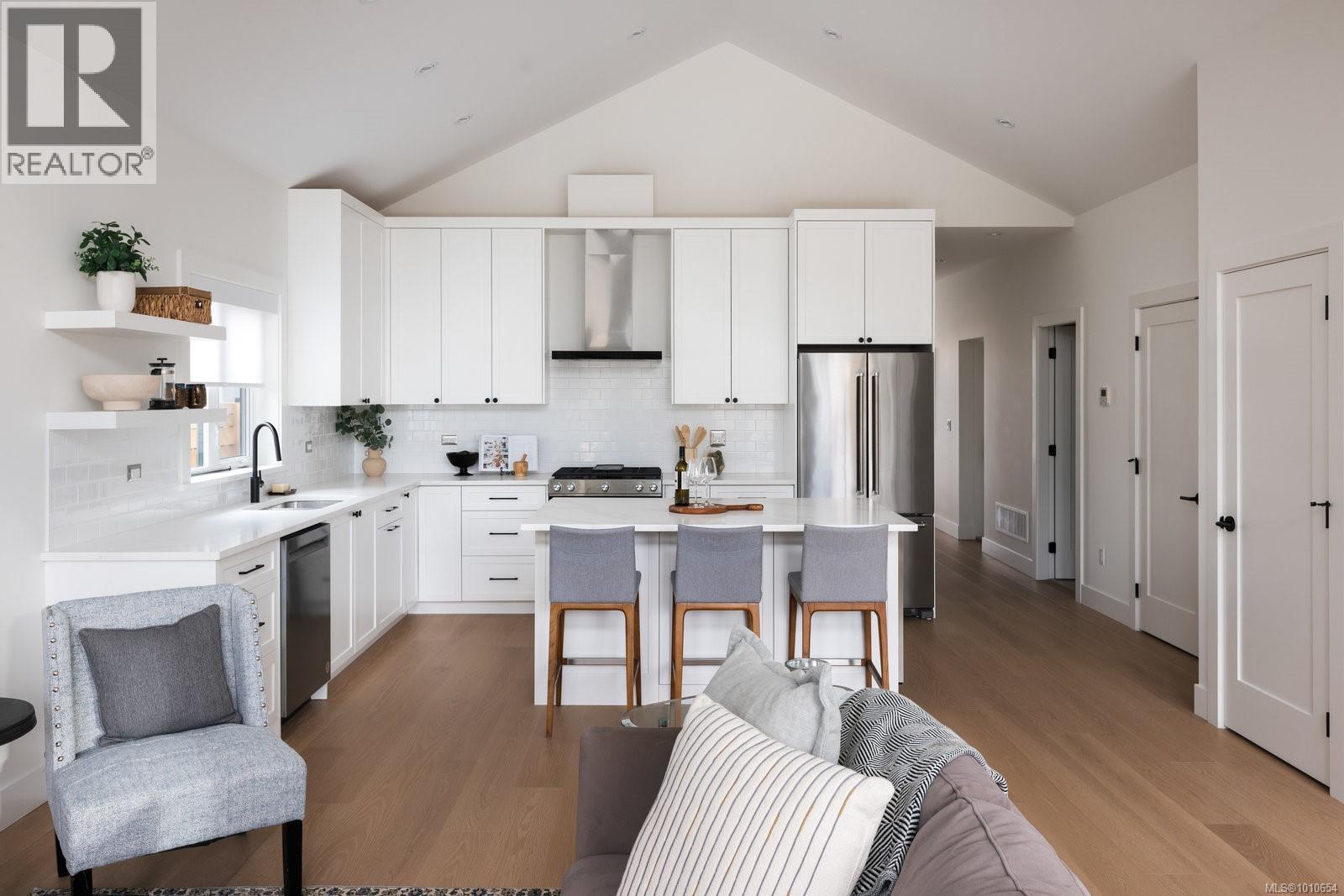 2282 AMHERST AVE - Image 3