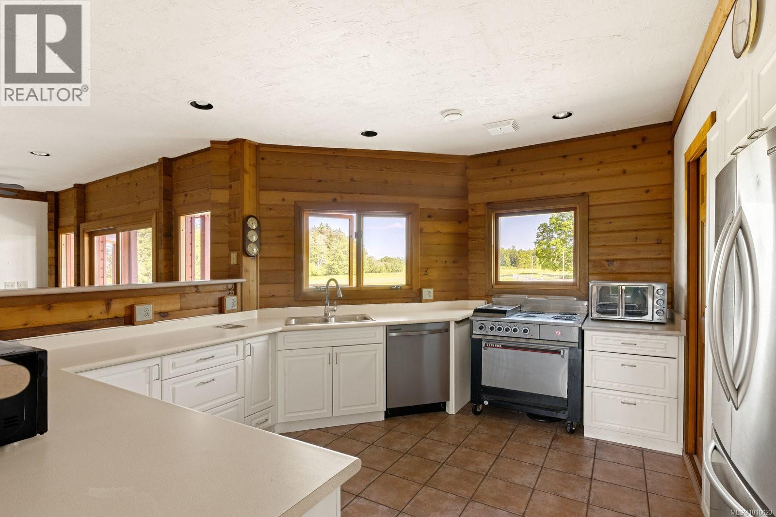  9775 West Saanich Road, North Saanich