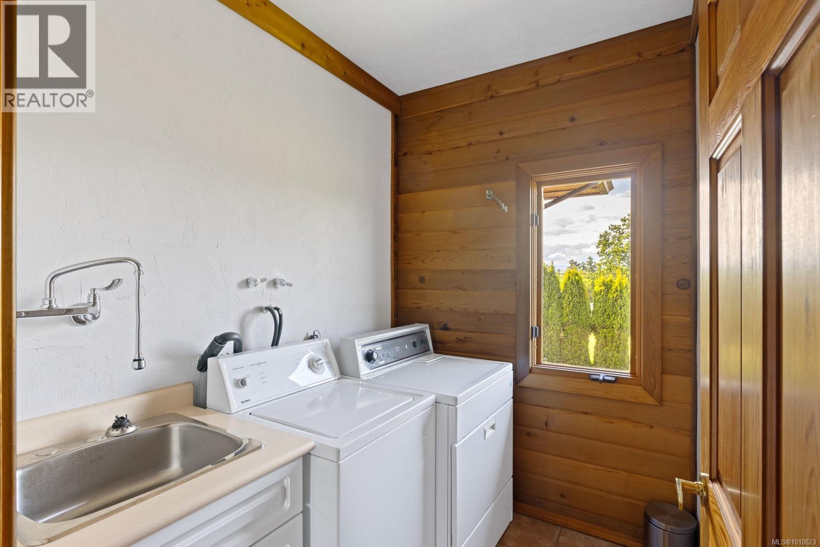  9775 West Saanich Road, North Saanich