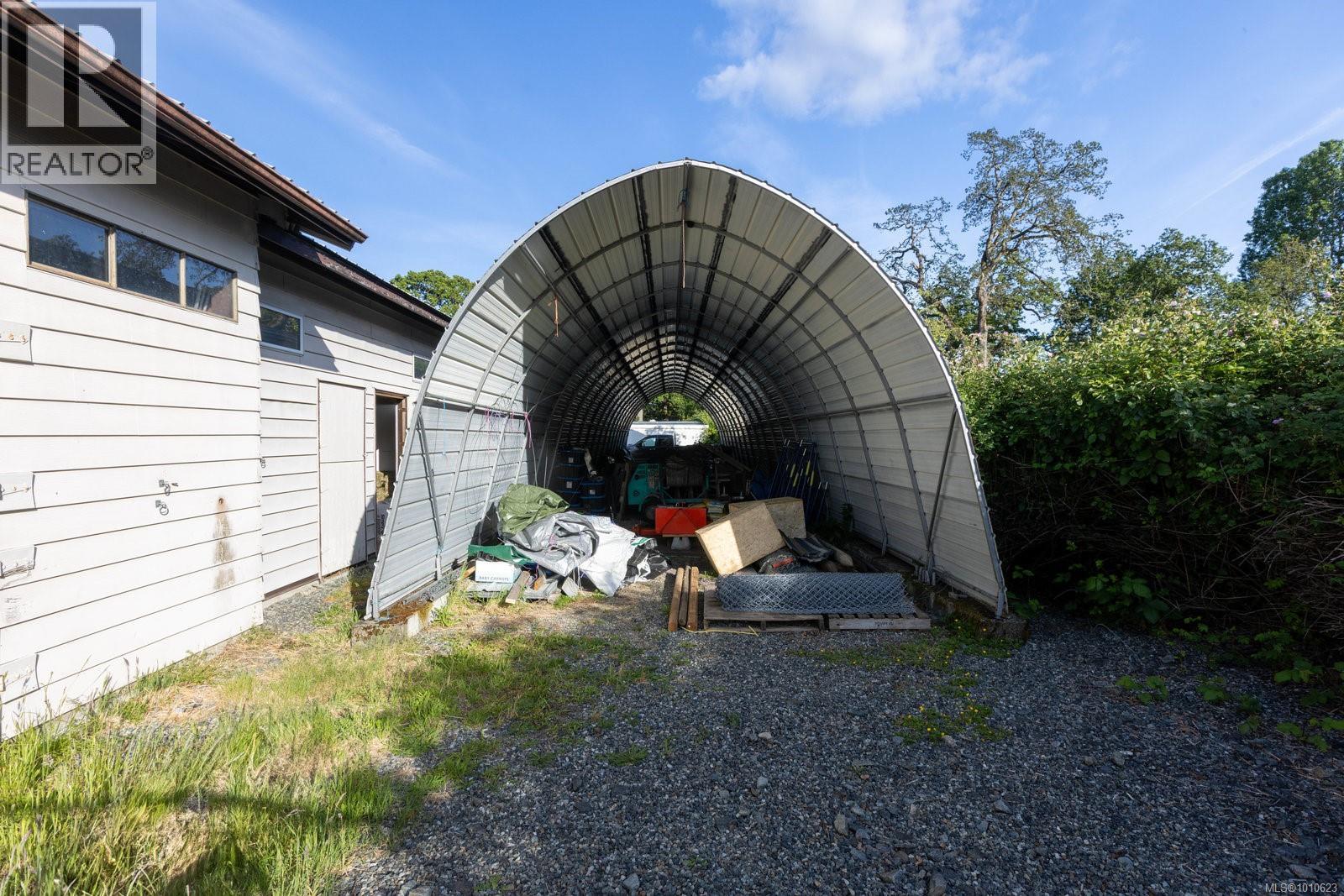  9775 West Saanich Road, North Saanich