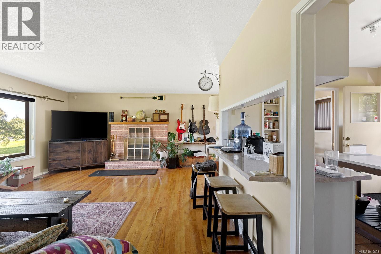  9775 West Saanich Road, North Saanich