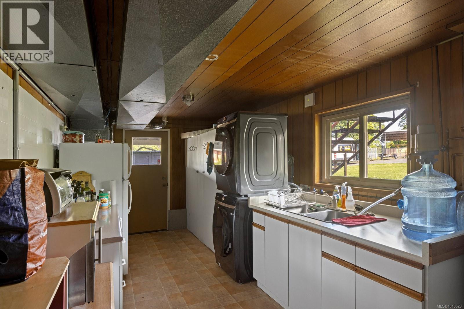  9775 West Saanich Road, North Saanich