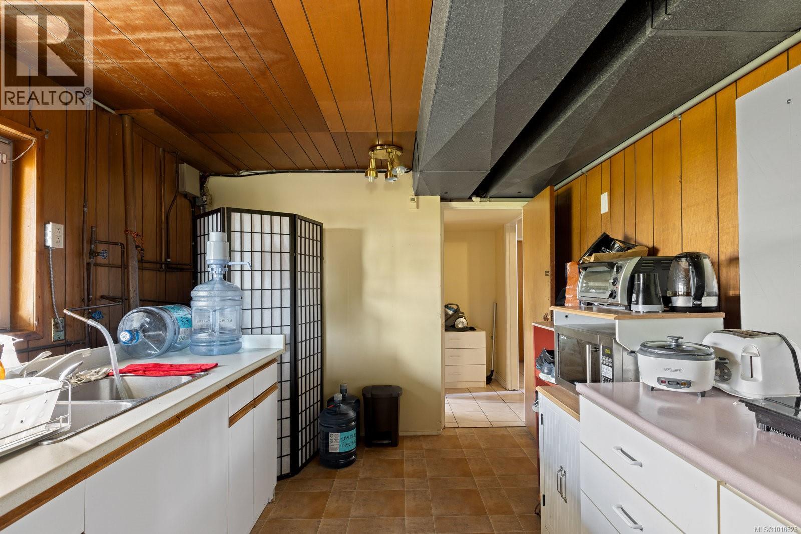  9775 West Saanich Road, North Saanich
