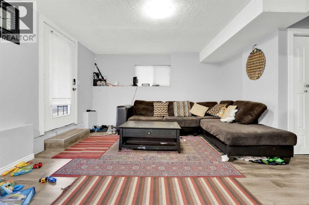 Single Family House for Sale in  Tarawood Place NE Taradale Calgary 