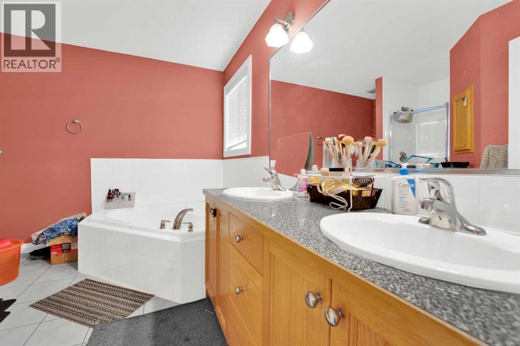 Single Family House for Sale in  Tarawood Place NE Taradale Calgary 
