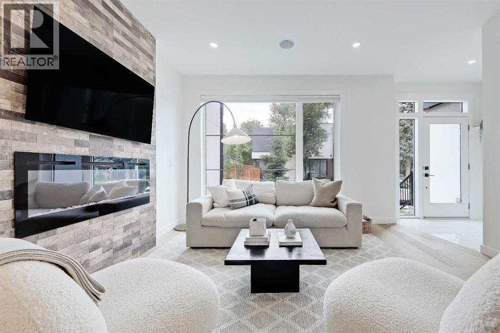 Single Family House for Sale in   Avenue SW Killarney/Glengarry Calgary 