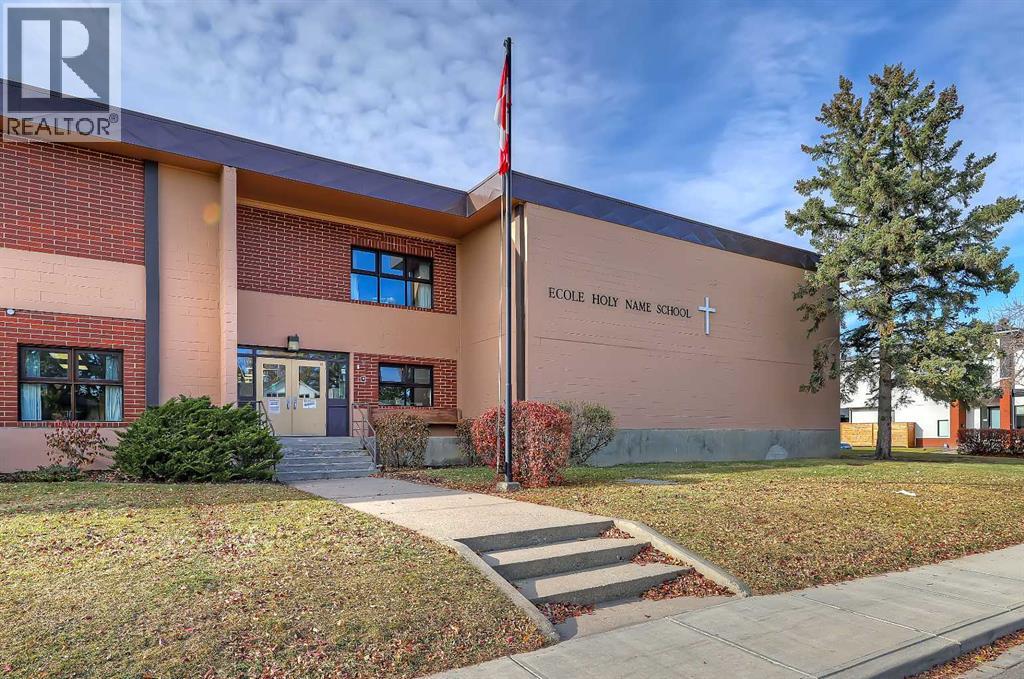 Single Family House for Sale in   Avenue SW Killarney/Glengarry Calgary 