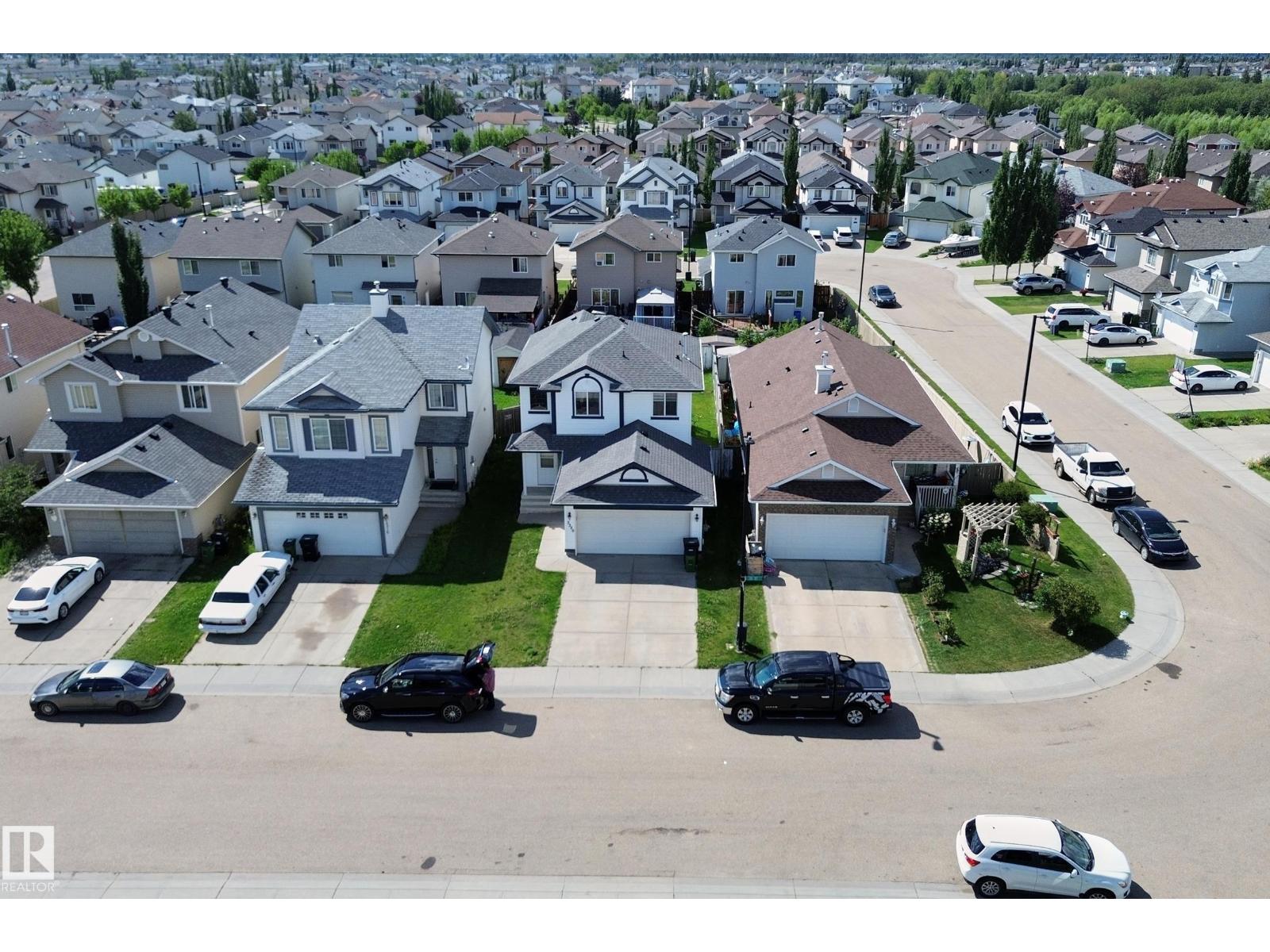 Photo 11 of 3320 20 St Nw Nw, Edmonton AB