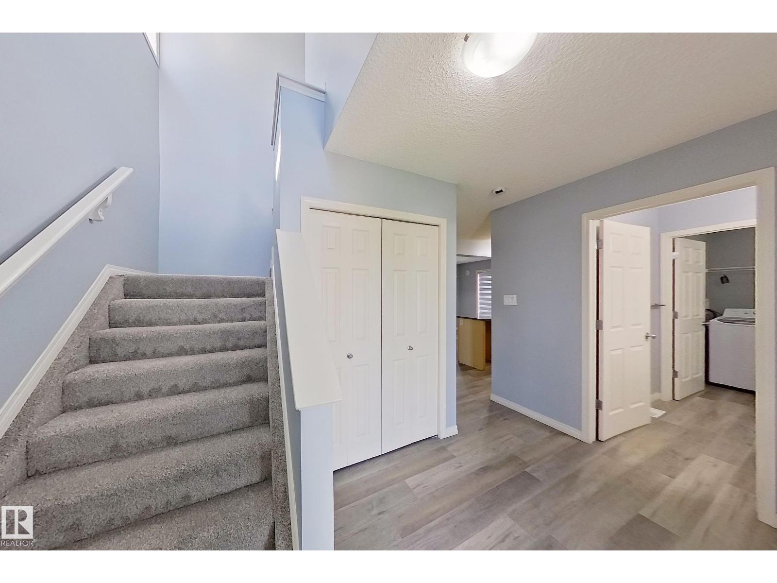 Photo 33 of 3320 20 St Nw Nw, Edmonton AB