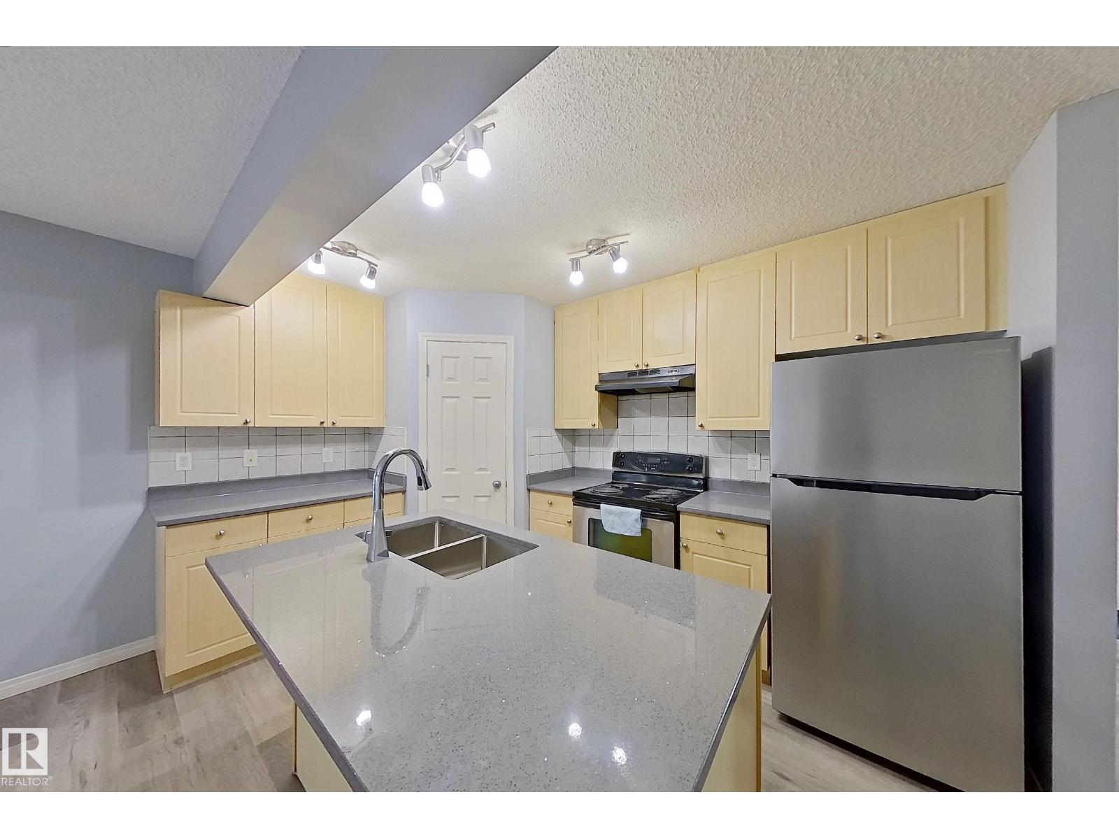 Photo 37 of 3320 20 St Nw Nw, Edmonton AB