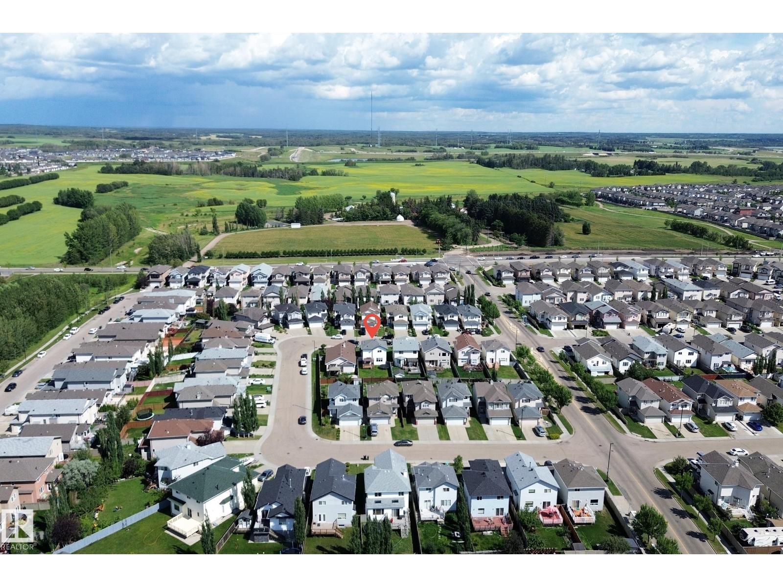 Photo 6 of 3320 20 St Nw Nw, Edmonton AB