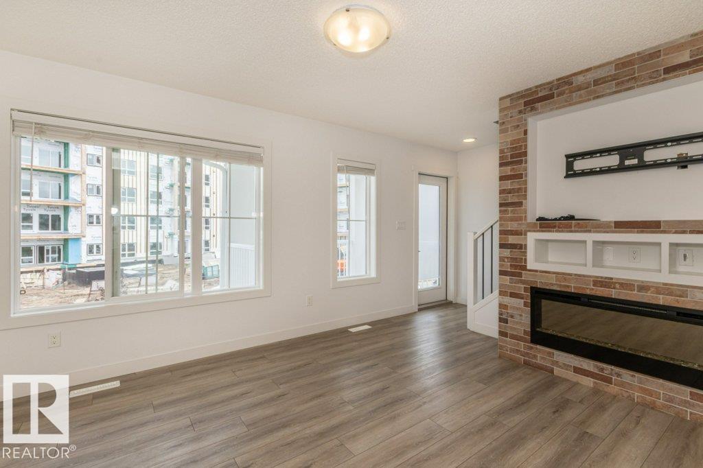Photo 18 of 838 Daniels Wy Sw, Edmonton AB
