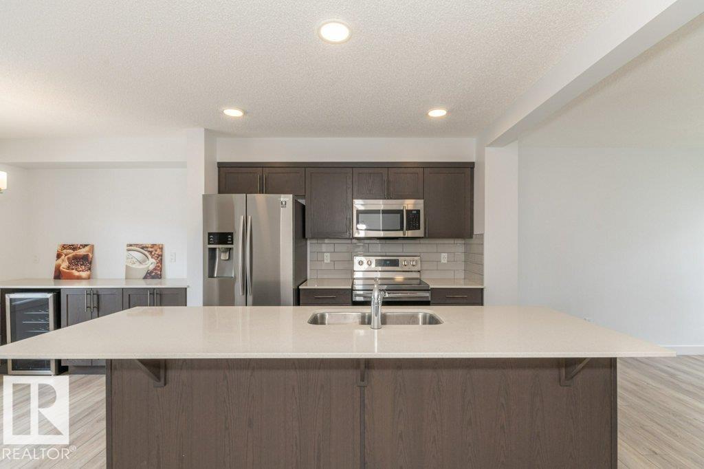 Photo 16 of 838 Daniels Wy Sw, Edmonton AB