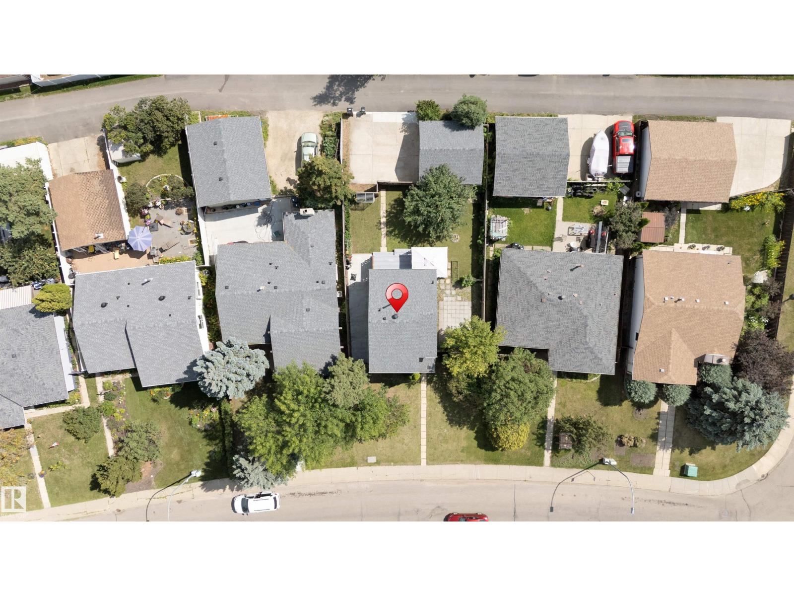 Photo 19 of 1303 37 St Nw, Edmonton AB