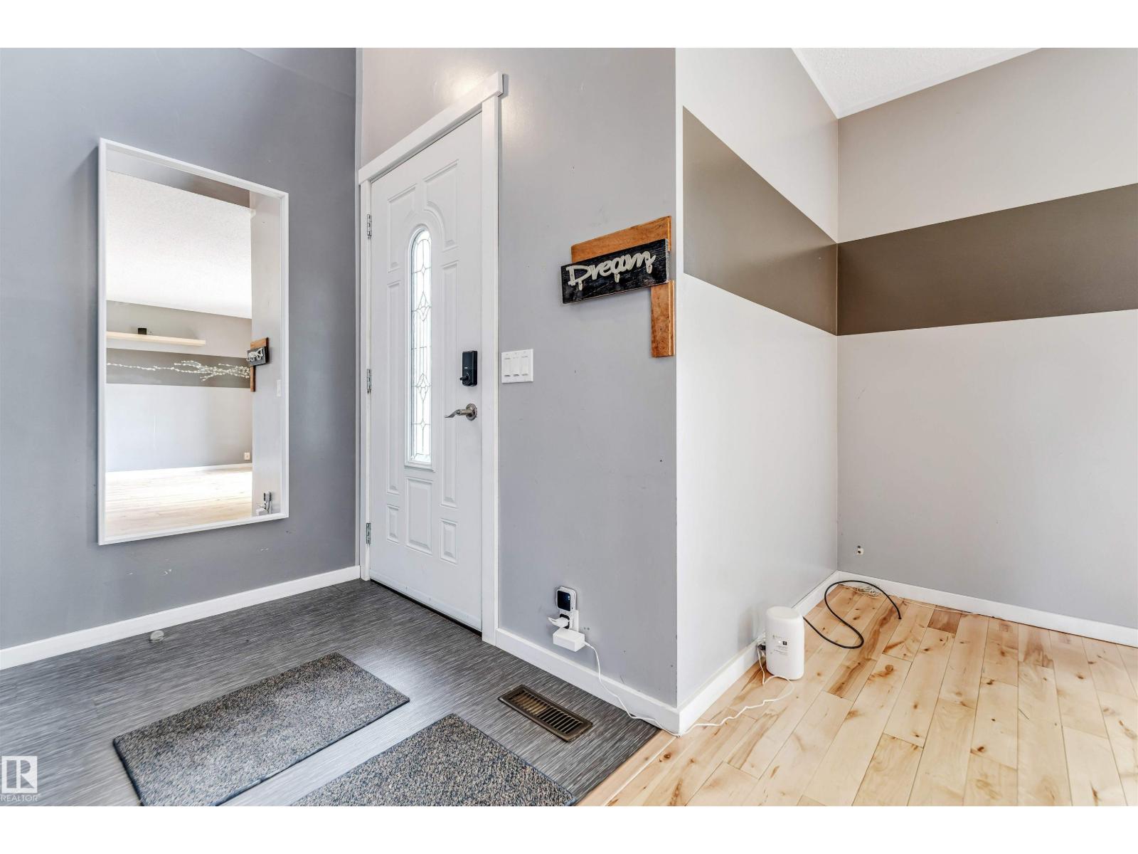Photo 5 of 1303 37 St Nw, Edmonton AB