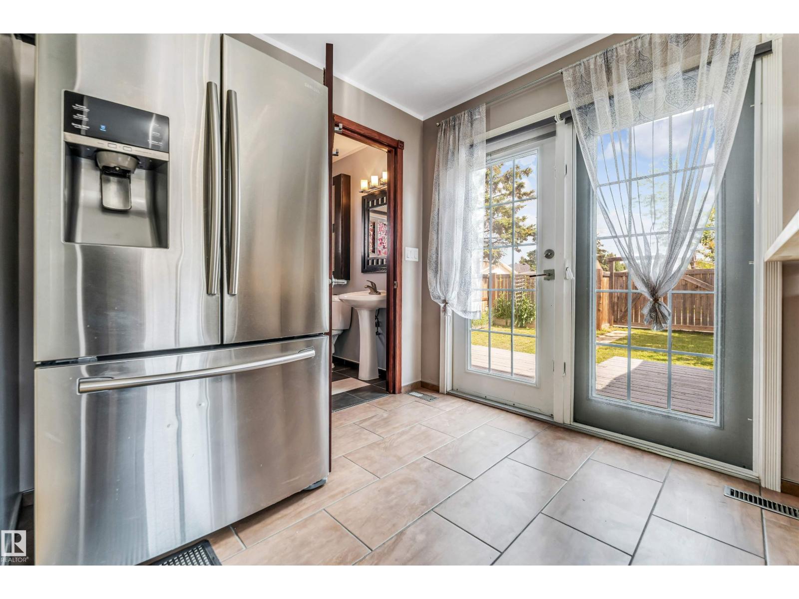 Photo 29 of 1303 37 St Nw, Edmonton AB