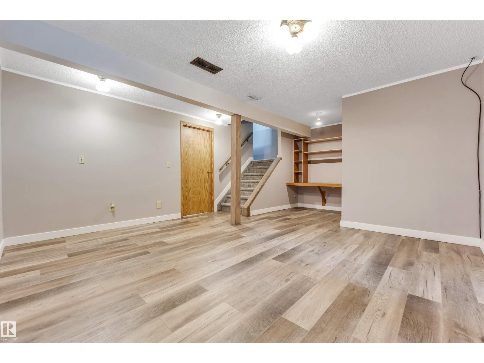 Photo 3 of 1303 37 St Nw, Edmonton AB