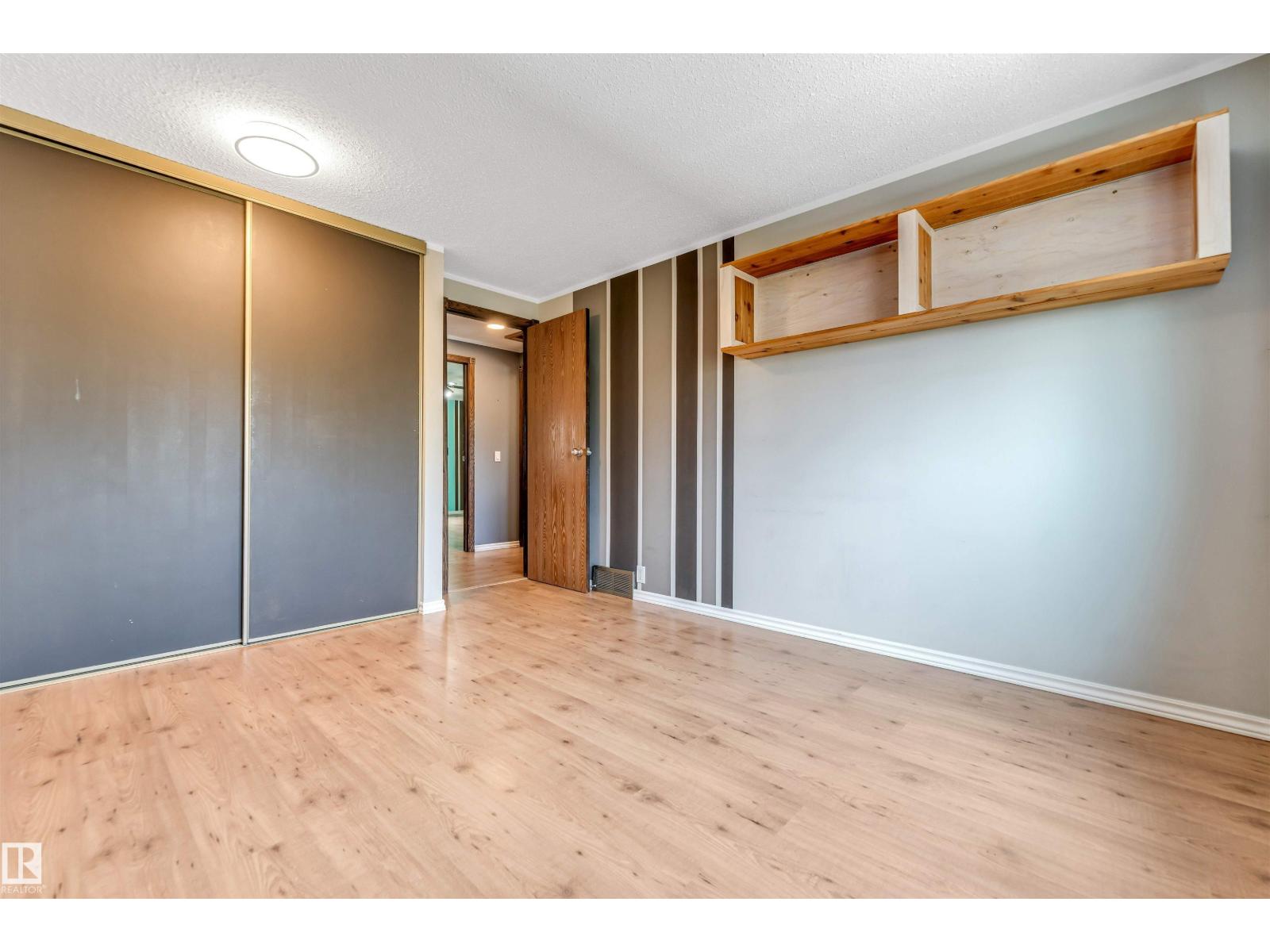 Photo 22 of 1303 37 St Nw, Edmonton AB
