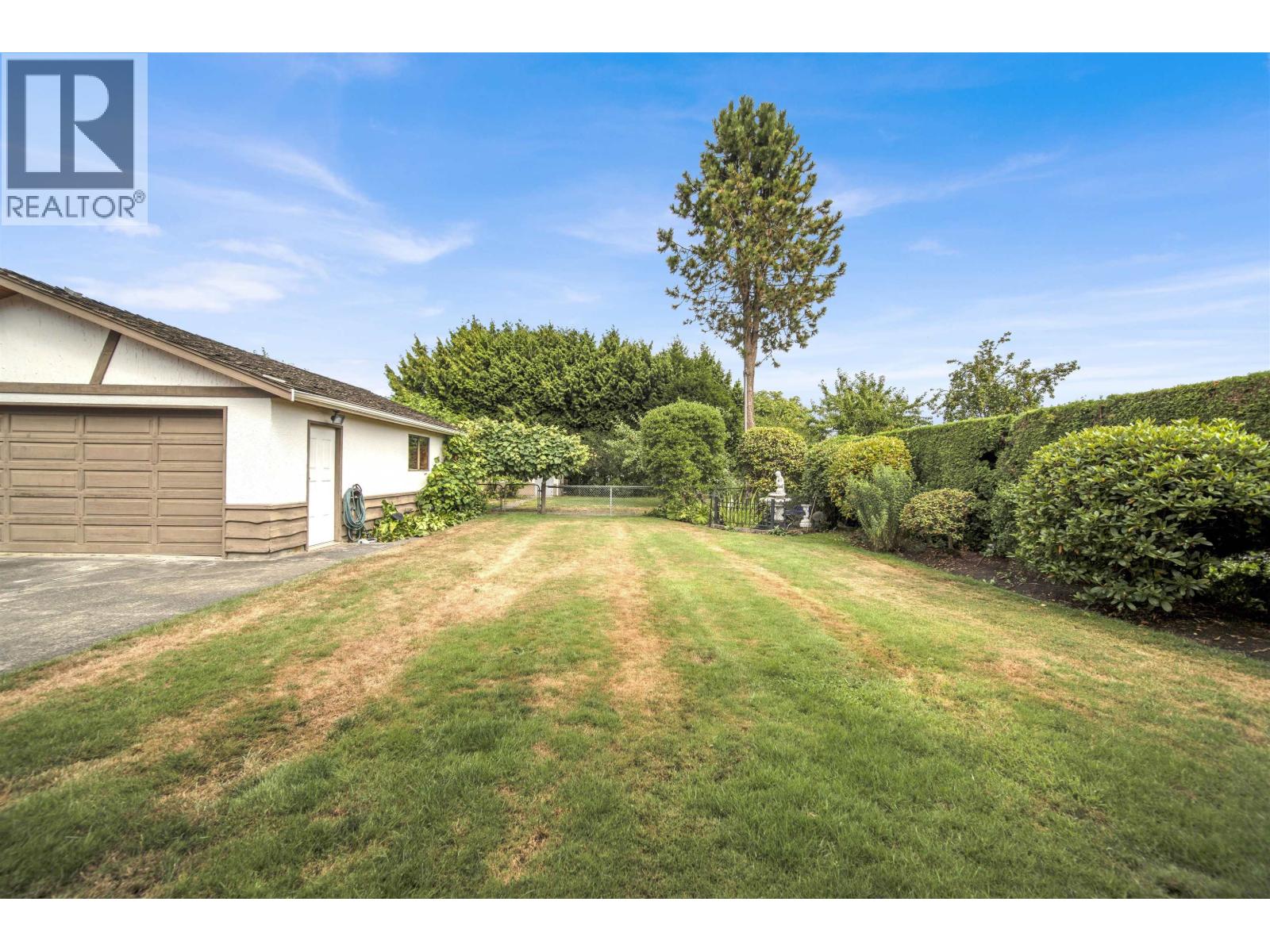 Photo 3 of 3760 Bargen Drive, Richmond BC