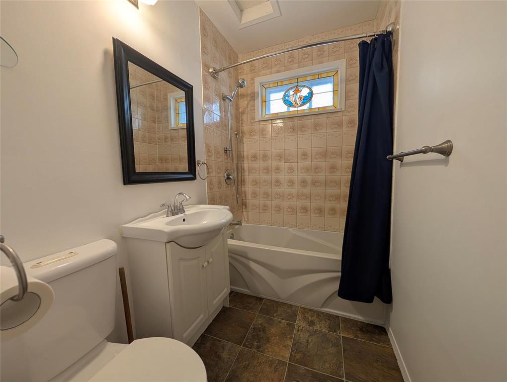 Photo 12 of 482 Harbison Avenue, Winnipeg MB