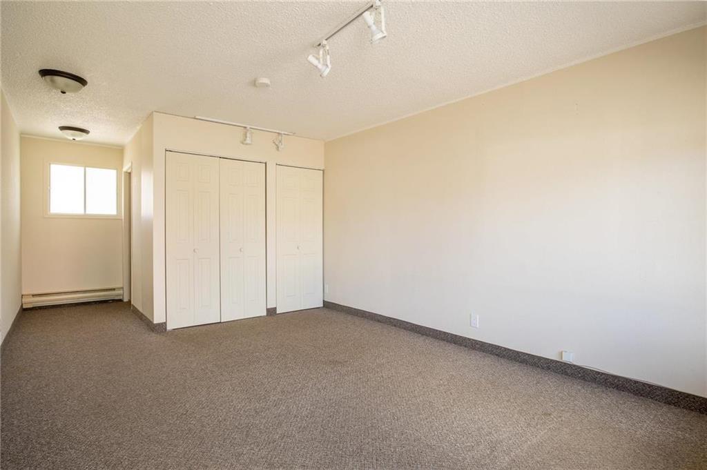 Photo 3 of 11 90 Brandt Street, Steinbach MB