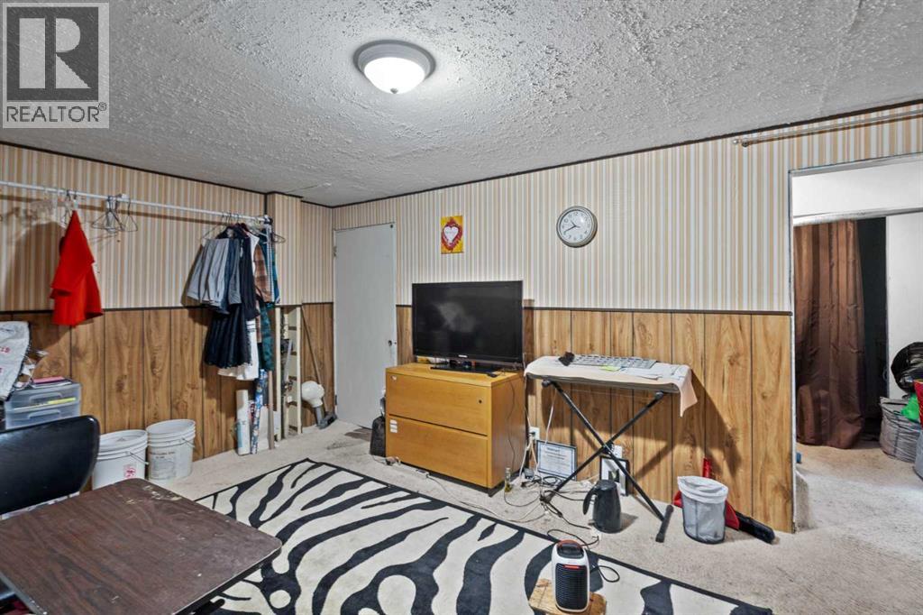 Single Family House for Sale in  Pensdale Crescent SE Penbrooke Meadows Calgary 