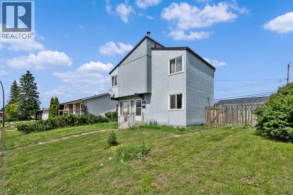 Single Family House for Sale in  Pensdale Crescent SE Penbrooke Meadows Calgary 