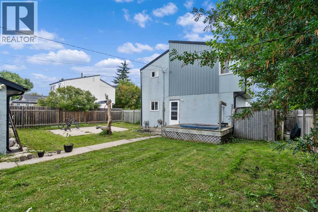 Single Family House for Sale in  Pensdale Crescent SE Penbrooke Meadows Calgary 